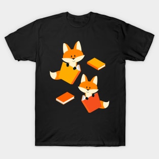 Cute foxes reading T-Shirt